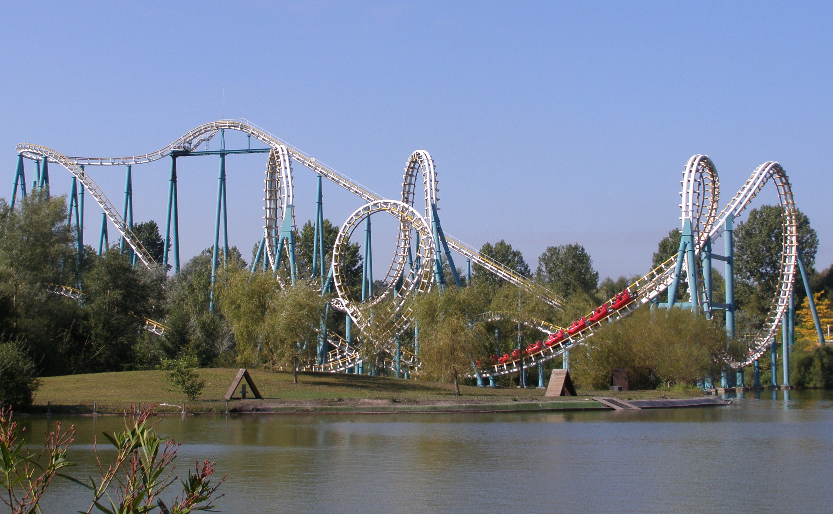 Parc Astérix VS Disneyland : Les gaulois sont-ils irréductibles ?