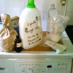 Nettoyer ses vêtements et penser écologie avec la lessive naturelle http://lantredegaia.canalblog.com/archives/2013/07/21/27684389.html