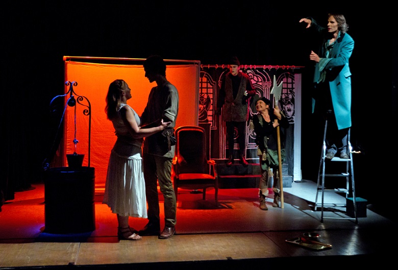 Comment écrire une pièce de théâtre en 5 leçons ?