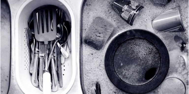 Faites des économies avec un liquide vaisselle écolo 100% naturel Faites des économies avec un liquide vaisselle écolo 100% naturel