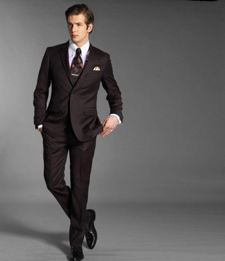 En quoi le costume sur mesure est de meilleure qualité que le prêt-à-porter ? En quoi le costume sur mesure est de meilleure qualité que le prêt-à-porter ?