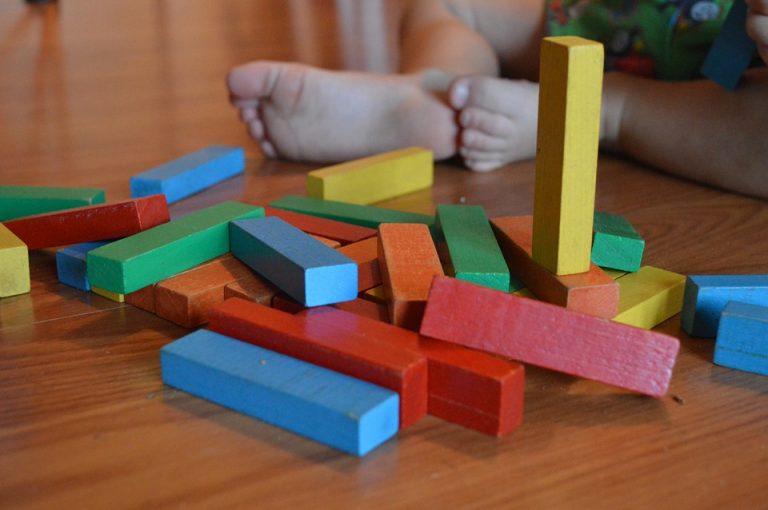 L’apprentissage Montessori et ses particularités L’apprentissage Montessori et ses particularités