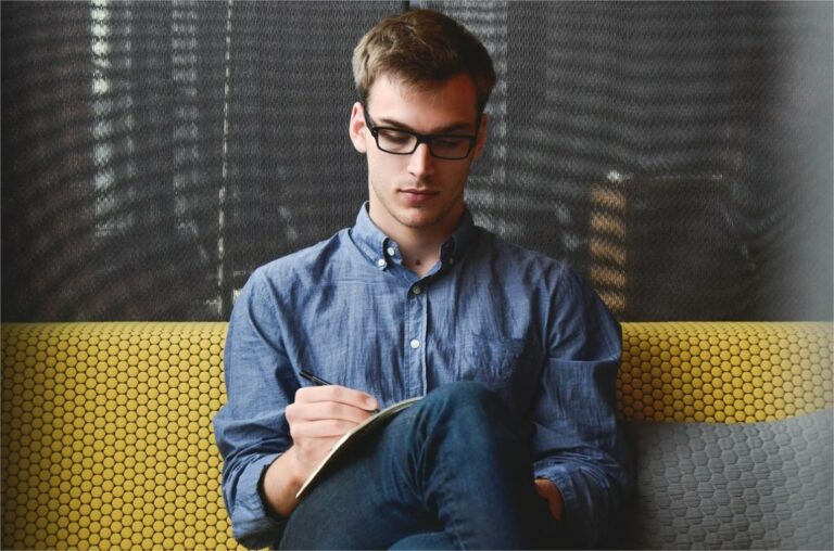 Créer un site web : comment choisir des mots clés qui attirent des contacts qualifiés ? Créer un site web : comment choisir des mots clés qui attirent des contacts qualifiés ?