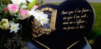 Plaque funéraire personnalisée en pierre