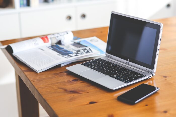 Photo ordinateur sur bureau